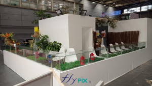 Stand Le Conseil du café une fois monté et installé dans le salon professionnel à Paris, à l'occasion du Salon du Chocolat.